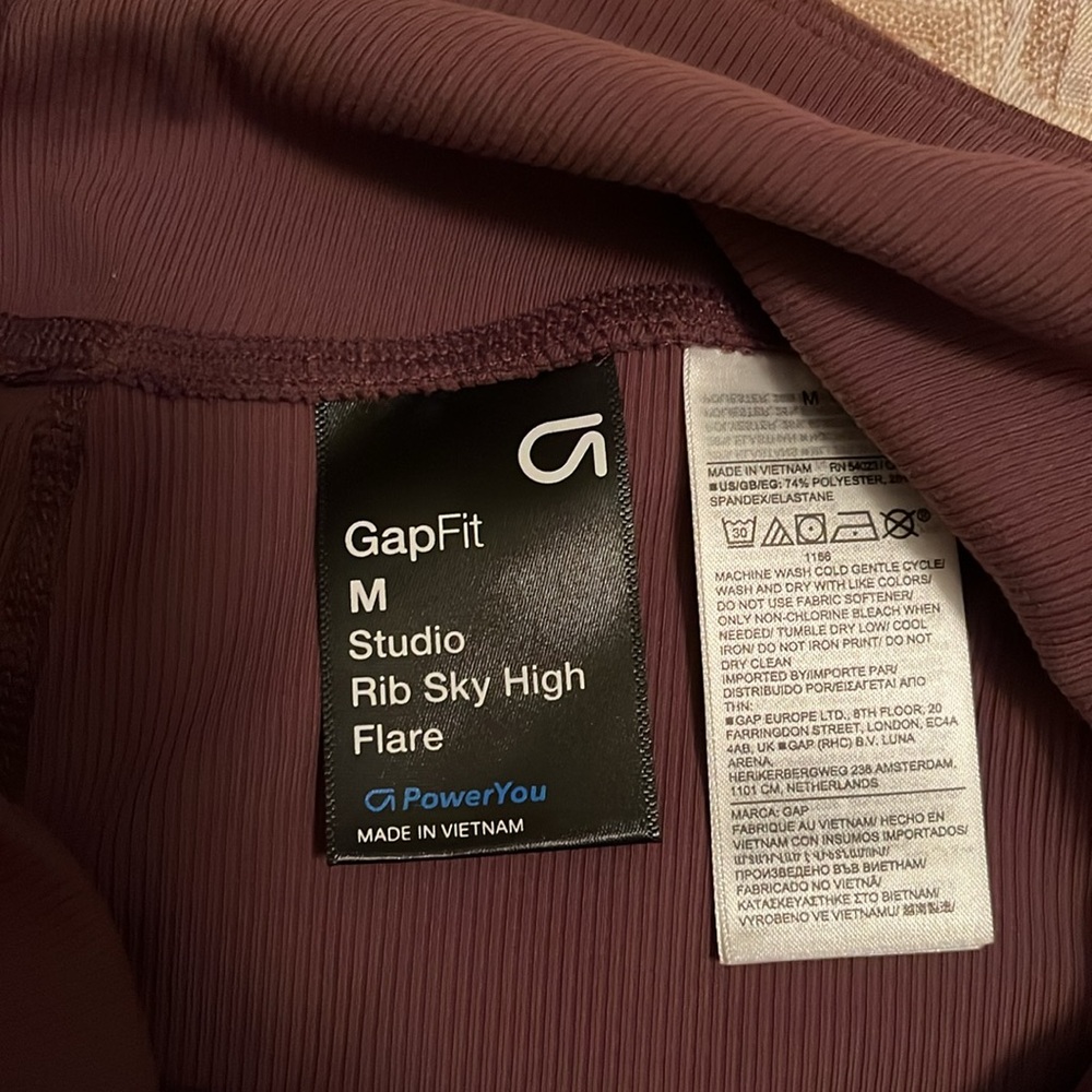 GapFit Rib Sky High Studio Purple Flare Leggings/NWT/M - Picture 9 of 13